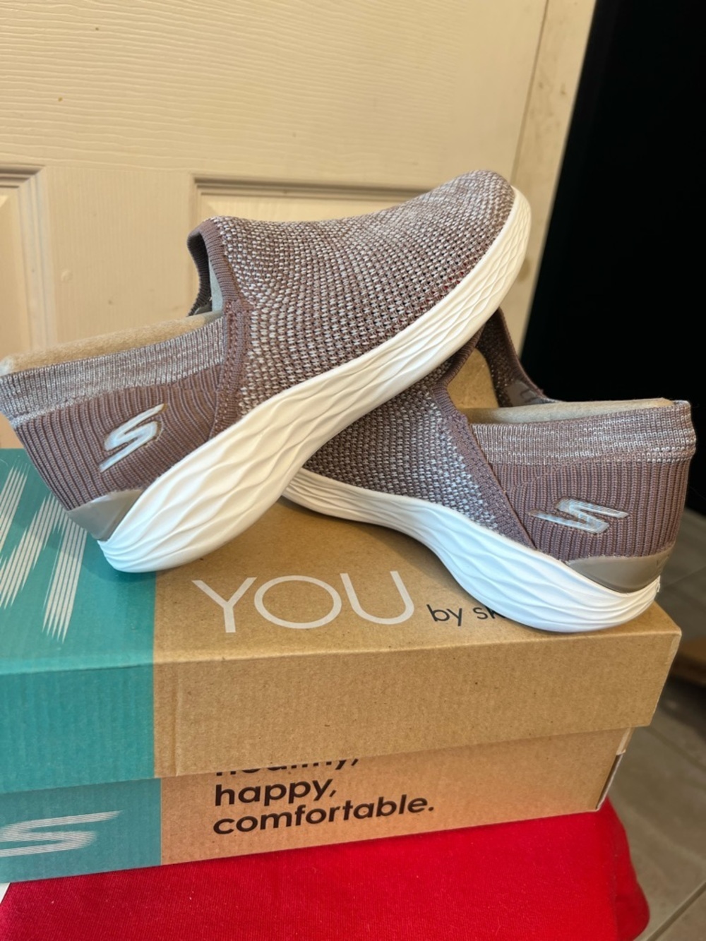Skechers Women's YOU Define - Walking Sneaker SZ 6 - Picture 10 of 15